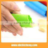 Silicone Garlic Press/Garlic Peeler thumbnail-4