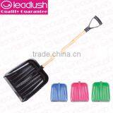 TM353 Plastic Snow Shovel With Wooden Handle-snow Shovel thumbnail-1