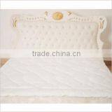 Supersoft Breathable Beautiful Aloe Vera Printed Quilt White thumbnail-1