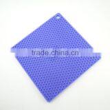 Eco-Friendly Square Silicone Cellular Place Mats thumbnail-2