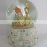 2015 High quality resin customized snow globes