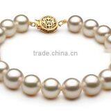 AAA White 8-9mm Round Freshwater Pearl Bracelet thumbnail-1