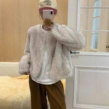 Europäisches Marken-Kurzmantel aus umweltfreundlichem Kurzhaar für Frauen, neues Winter-2024-Design aus Faux-Fuchsfell, klein und jugendlich thumbnail-3