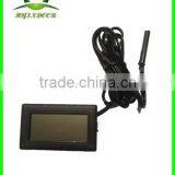 LCD Display Simple Appearance Digtal Thermometer thumbnail-1