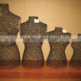 Iron Mesh Crafts and Jewelry Hanger thumbnail-1