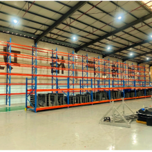 Schwerlast stapelbare Außen-Galvanisierte automatische Lagerhalle Zwischengeschoss-Krag-Tröpfchenregal Metallstahl-Paletten-Shuttle-Regal thumbnail-3