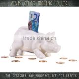 The white Porcelain funny pig money saving box for home decoration