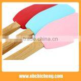 Durable Soft Silicone Kitchen Utensils Eco-friendly Pastry Spatula Silicone Spatula With Wood Handle thumbnail-3