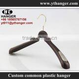 IMY-480 Black Senior Plastic Top Hanger for Wholesale Jacket Hanger thumbnail-1