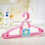 6pcs Pink&white Plastic Hanger/manufacturer OEM 6pcs Two Color Plastic Hanger in Factory Price thumbnail-2