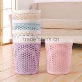 Colorful eco-friendly Ratten trash can round plastic waste bin