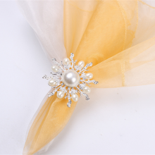 Pretty Style Pearl Metal Napkin Ring Use For Wedding Wholesale thumbnail-3