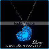 New Fashion Glowing Crystal Heart Necklace for Sale thumbnail-3
