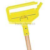 Plastic Wet Mop Clip thumbnail-1