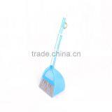 Mini Plastic Dustpan Broom thumbnail-4