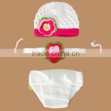 2015 Wholesale winter woolen knitted baby warm diaper with match hat set colorful flower hat
