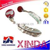 Chinese Manufacturer Custom Metal Feather Shape Stereo Key Chain/logo Hang