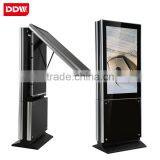 DDW High Quality Motion Sensor Dual Side Screen Digital Signage