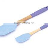 FDA/LFGB Wood Handle Printed Set of 2 Spatula Set Hot Sale Wood Handle Bakeware Silicone Spatula Set thumbnail-3