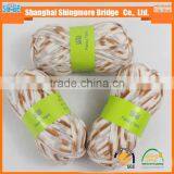 China Knitting Yarn Gold Supplier Hot Wholesale 100 Polyester Chenille Yarn With a Low Price thumbnail-5