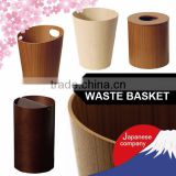 Modesty and Durable rubbish bin made of wood