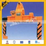 Level steel coil tong with simple mechanical protection system