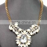 fashion resin acrylic flower necklace