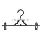 Colored Plastic Clothing Hangers for Skirts thumbnail-1