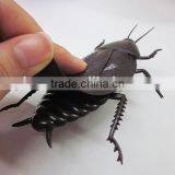 Kid Jumbo Plastic Cockroach Trick Toy thumbnail-4