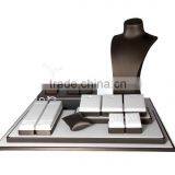 Custom Logo Printed Perfect Design Luxury White Leather Jewelry Display Sets thumbnail-2