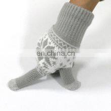 Cute Touch Screen Winter Gloves Custom Logo Smartphone Touch Gloves Knitted Jacquard Touchscreen Gloves For Texting Running thumbnail-5