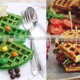 Kitchen Accessories 5 Cavity Silicone Oven Pan Heart Shape Waffle thumbnail-5