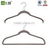 Metal Wire Flocking Hanger thumbnail-3