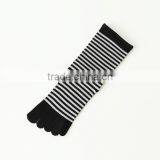 Best Socks Manufacturer Japanese Design OEM School Teen Girls Black White Five Toes Pure Cotton Knitting Socks