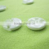 Wenzhou Qiaotou Factory Resin Overcoat Buttons 4 Holes Button thumbnail-2