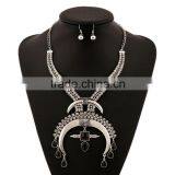 2016 Simulated Diamond Fashion Semicircle Necklace Exaggerated Metallic Jewelry Set thumbnail-2
