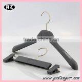 Fashion High End Plastic Hanger Anti-slip Rubber Hanger for Clothes thumbnail-1