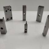 Мастер по изготовлению инструментов и штампов YIZE обеспечивает качество деталей пластиковых пресс-форм