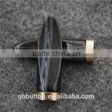 BLACK HORN BUTTON METAL BOTTOM