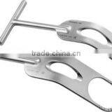 Modified Fukuda-type Retractor With Reamer Slot