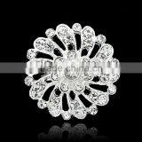 2015 wholesale flower women imitation white gold brooch for wedding invitations prices cloth pin