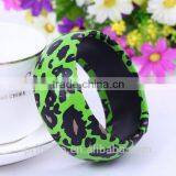 Wholesale Fashion Mixed Color Leopard Printed Wide Acrylic Resin Bangle thumbnail-3