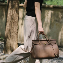 2025 Women's High-Quality Leather Shoulder Bag Luxury Travel Commuter Handbag Single Color Splicing Designer Style thumbnail-1