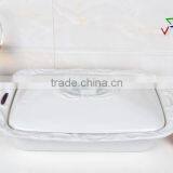 14.5" Square Porcelain Bakeware With Lid thumbnail-2