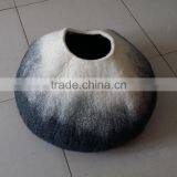 OEM 100% New Zealand Wool Fet Cat Cave Bed From Largest Factory thumbnail-1