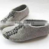 Best Selling Handmade Eco-friendly Musical Notes Slippers thumbnail-1