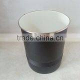 Round Utensil Holder thumbnail-1