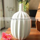 2016 new design porcelain screwy flower vase for home decoration