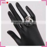 Stylish Finger Rings With Gear Decoration, for Party New Design Finger Ring thumbnail-1