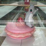 Fiberglass Bear With Cake Decoration for Mall thumbnail-4